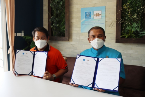 ไฟล์แนบ กปภ.ข.1 และ กปภ.สาขาชลบุรี (พ) ร่วมกับ บริษัท เอ-เวสท์ พร็อพเพอร์ตี้ จำกัด ร่วมลงนาม MOU โครงการส่งเสริมสนับสนุนการใช้อุปกรณ์ประหยัดน้ำ