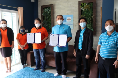 ไฟล์แนบ กปภ.ข.1 และ กปภ.สาขาชลบุรี (พ) ร่วมกับ บริษัท เอ-เวสท์ พร็อพเพอร์ตี้ จำกัด ร่วมลงนาม MOU โครงการส่งเสริมสนับสนุนการใช้อุปกรณ์ประหยัดน้ำ