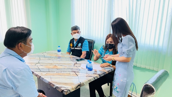 ไฟล์แนบ การประปาส่วนภูมิภาคสาขาชุมพรมอบของที่ระลึกให้แก่ ลูกค้ารายใหญ่