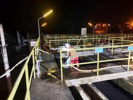 ไฟล์แนบ กปภ.สาขาระนอง ดำเนินการตามแผน ล้างถังตกตะกอนโรงกรองน้ำหาดส้มแป้น