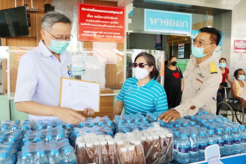 ไฟล์แนบ ผช.ผอ.กปภ.ข.2 ร่วมกับ กปภ. 4 สาขาในพื้นที่จังหวัดปทุมธานี มอบเงินสนับสนุนช่วยเหลือเพื่อผู้ประสบภัยโควิด-19 และน้ำดื่มตราสัญลักษณ์ กปภ. แก่ประชาชนที่ได้รับผลกระทบจากสถานการณ์การแพร่ระบาดของเชื้อไวรัส Covid-19 ให้กับบุคลากรทางการแพทย์โรงพยาบาลปทุมธานี