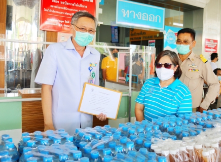 ไฟล์แนบ ผช.ผอ.กปภ.ข.2 ร่วมกับ กปภ. 4 สาขาในพื้นที่จังหวัดปทุมธานี มอบเงินสนับสนุนช่วยเหลือเพื่อผู้ประสบภัยโควิด-19 และน้ำดื่มตราสัญลักษณ์ กปภ. แก่ประชาชนที่ได้รับผลกระทบจากสถานการณ์การแพร่ระบาดของเชื้อไวรัส Covid-19 ให้กับบุคลากรทางการแพทย์โรงพยาบาลปทุมธานี