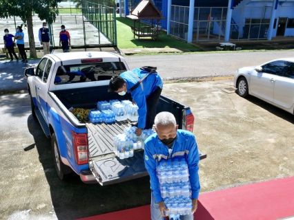 ไฟล์แนบ การประปาส่วนภูมิภาคสาขากระบี่ มอบน้ำดื่มบรรจุขวดตราสัญลักษณ์ กปภ. สำหรับบุคลากรทางการแพทย์และผู้ป่วย/ผู้ติดเชื้อไวรัสโคโรนา 2019 ( Covid-19) ณ โรงพยาบาลสนามพลบดี (ม.การกีฬาแห่งชาติ วิทยาเขตกระบี่) 