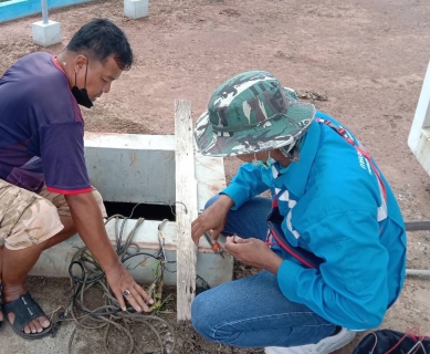 ไฟล์แนบ กปภ.สาขาท่ามะกา ตรวจสอบ, ปรับปรุงระบบผลิต ให้พร้อมใช้งานตลอดเวลา 1. ตรวจสอบแก้ไขระบบลูกลอยแจ้งระดับน้ำ ที่ถังสูงให้สมบูรณ์ทุกระดับ 2. ถอดล้างอุปกรณ์ Y-Strainer ของเครื่องจ่ายสารช่วยตกตะกอน (PACl) เพื่อลดการอุดตันในเส้นท่อจ่ายสารเคมี ทำให้เครื่องจักรทำงานเต็มประสิทธิภาพ 3. บำรุงรักษาจุดจ่ายคลอรีนลงถังน้ำใส เพื่อให้การกำจัดเชื้อโรคมีประสิทธิภาพสูงสุด วันที่ 12 ตุลาคม 2564