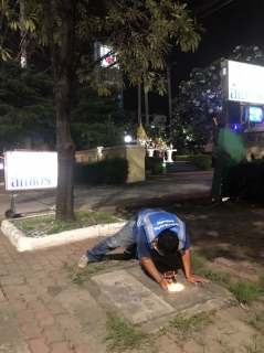 ไฟล์แนบ ทีมงานกปภ.สาขาอ้อมน้อย ดำเนินการหาท่อรั่ว