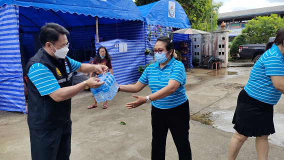 ไฟล์แนบ กปภ.สาขาอุบลราชธานี ลงพื้นที่มอบน้ำดื่มบรรจุขวดตราสัญลักษณ์ กปภ.  ให้แก่ประชาชนผู้ประสบอุทกภัย ณ ศูนย์พักพิงชั่วคราว