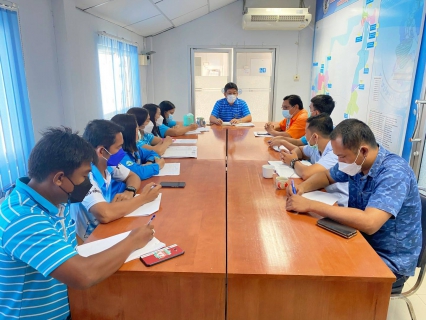 ไฟล์แนบ วันพฤหัสบดีที่ 4 พฤศจิกายน 2564 การประปาส่วนภูมิภาคสาขากาญจนดิษฐ์ โดยนายสุรพงศ์ สมหวัง ผู้จัดการ กปภ.สาขากาญจนดิษฐ์ ประชุมหารือหัวหน้างาน.และคณะทำงานหาน้ำสูญเสียเชิงกายภาพ และเชิงพาณิชย์ พร้อมวางแผนประสานงานในการลงพื้นที่ .เพื่อออกรับคำขอติดตั้งมาตรในพื้นที่ โครงการขยายเขตจำหน่ายน้ำและออกหน่วยบริการนอกสถานที่ประจำเดือน อ.ดอนสัก จังหวัดสุราษฎร์ธานี  เพื่ออำนวยความสะดวกให้ลูกค้าในพื้นที่การให้บริการ พร้อมกันนี้ได้ลงพื้นที่ ตรวจสอบมาตรผิดปกติ  0 ลบ.ม เพื่อเป็นการลดน้ำสูญเสียให้ได้ตามเป้าต่อไป