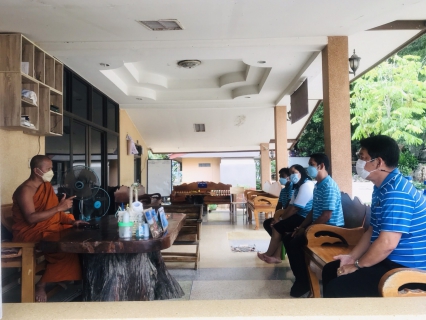 ไฟล์แนบ ในวันศุกร์ที่ 5 พฤศจิกายน  2564  การประปาส่วนภูมิภาคสาขากาญจนดิษฐ์         โดยนายสุรพงศ์ สมหวัง ผู้จัดการ กปภ.สาขากาญจนดิษฐ์ พร้อมหัวหน้างานและพนักงานในสังกัด ได้เข้านมัสการพระครูไพโรจน์ธรรมรุจิ (พระมหาวิลาศ) เจ้าอาวาสวัดดอนสัก เพื่อขอคำปรึกษาและชี้แจ้งแนวทางการบริหารจัดการน้ำดิบ คลองน้ำฉา ซึ่งเป็นแหล่งน้ำดิบ ของกปภ.สาขากาญ๗นดิษฐ์และเป็นคลองที่ต้องใช้น้ำร่วมกับชุมชน ซึ่งเคยเกิดกรณีการใช้น้ำรว่มกัน โดยเป็นการป้องกันและแก้ปัญหาการใช้แหล่งน้ำร่วมกันของชุมชน อีกทั้งช่วยประชาสัมพันธ์การดำเนินการของกปภ.สาขากาญจนดิษฐ์ และร่วมกันพัฒนาพื้นที่การให้บริการของ กปภ.สาขากาญจนดิษฐ์ ต่อไป