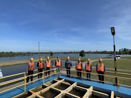 ไฟล์แนบ การประปาส่วนภูมิภาค(กปภ.)สาขาอรัญประเทศนำโดยนายสกล ถุงทรัพย์ ผจก.กปภ.สาขาอรัญประเทศ มอบหมายให้หัวหน้างานและพนักงานในสังกัดงานผลิต ร่วมกันล้างถังตกตะกอน ประจำเดือน พฤศจิกายน 2564