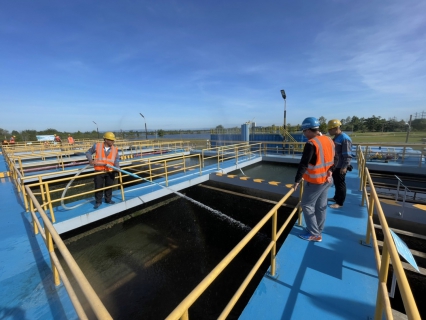 ไฟล์แนบ การประปาส่วนภูมิภาค(กปภ.)สาขาอรัญประเทศนำโดยนายสกล ถุงทรัพย์ ผจก.กปภ.สาขาอรัญประเทศ มอบหมายให้หัวหน้างานและพนักงานในสังกัดงานผลิต ร่วมกันล้างถังตกตะกอน ประจำเดือน พฤศจิกายน 2564