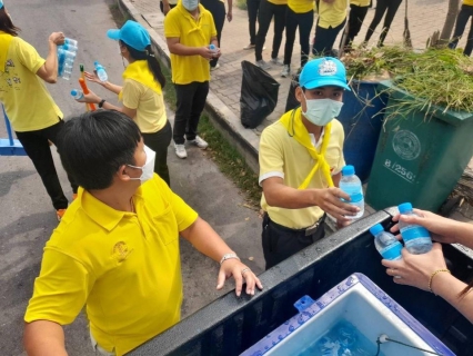ไฟล์แนบ กปภ.สาขาสมุทรสงคราม ให้บริการน้ำดื่มตราสัญลักษณ์ กปภ. และร่วมกิจกรรมจิตอาสา"เราทำความ ดี ด้วยหัวใจ" เนื่องในวันคล้ายวันพระบรมราชสมภพ พระบาทสมเด็จพระบรมชนกาธิเบศร มหาภูมิพลอดุลยเดชมหาราช บรมนาถบพิตร  5 ธันวาคม 2564