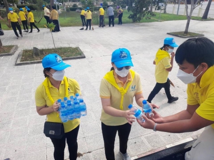 ไฟล์แนบ กปภ.สาขาสมุทรสงคราม ให้บริการน้ำดื่มตราสัญลักษณ์ กปภ. และร่วมกิจกรรมจิตอาสา"เราทำความ ดี ด้วยหัวใจ" เนื่องในวันคล้ายวันพระบรมราชสมภพ พระบาทสมเด็จพระบรมชนกาธิเบศร มหาภูมิพลอดุลยเดชมหาราช บรมนาถบพิตร  5 ธันวาคม 2564