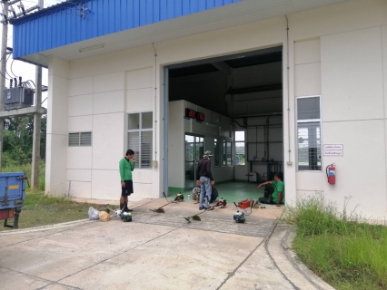 ไฟล์แนบ วันอังคารที่&#8203; 21 ธันวาคม 2564 การประปาส่วนภูมิภาคสาขากาญจนดิษฐ์ ภายใต้การบริหารงานโดยนาย สุรพงศ์ สมหวัง ผู้จัดการการประปาส่วนภูมิภาคสาขากาญจนดิษฐ์ ได้มอบหมายให้นายอัครเดช เพ็ชรโชติ หัวหน้างาน 8 งานผลิต พร้อมพนักงานในสังกัด เข้าดำเนินการพัฒนา&#8203; ตัดหญ้า บริเวณ&#8203;สถานี&#8203;เพิ่มแรงดันพลายวาส  การประประส่วนภูมิภาคสาขากาญจนดิษฐ์