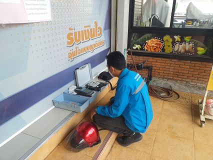 ไฟล์แนบ วันพฤหัสบดีที่ 23 ธันวาคม 2564 การประปาส่วนภูมิภาคสาขากาญจนดิษฐ์ภายใต้การบริหารงานโดย นายสุรพงศ์ สมหวัง ผู้จัดการการประปาส่วนภูมิภาคสาขากาญจนดิษฐ์  มอบหมายงานผลิต ดำเนินการตรวจวัดคุณภาพน้ำในระบบจำหน่าย โดยลงพื้นที่ตลาดกาญจนดิษฐ์ ตำบลกะแดะ อำเภอกาญจนดิษฐ์ จังหวัดสุราษฎร์ธานี  เพื่อตรวจคุณภาพน้ำประปาตามมาตรฐานการให้บริการของกปภ.และกรมอนามัย  ซึ่งผลการตรวจสอบอยู่ในเกณฑ์มาตรฐานตามที่ กปภ.กำหนด