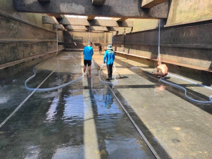 ไฟล์แนบ การประปาส่วนภูมิภาค สาขาจันทบุรี ปฏิบัติการล้างทำความสะอาดถังตกตะกอนโรงกรองน้ำ ณ สถานีผลิตน้ำปากแซง ตามแผนโครงการจัดการน้ำสะอาด (WSP)