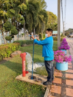 ไฟล์แนบ กปภ.สาขากำแพงเพชร สร้างความเชื่อมั่นให้ลูกค้า ส่ง Mr.ประปา ระบายตะกอนแก้ไขปัญหาน้ำขุ่น พร้อมแนะนำการชำระค่าน้ำผ่านแอปพลิเคชั่น