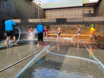 ไฟล์แนบ การประปาส่วนภูมิภาคสาขาจันทบุรี ปฏิบัติการล้างทำความสะอาดถังตกตะกอนโรงกรองน้ำ ณ สถานีผลิตน้ำปากแซง ตามแผนโครงการจัดการน้ำสะอาด (WSP)