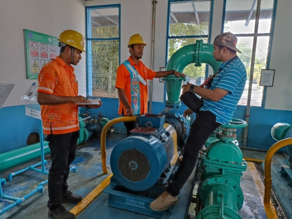ไฟล์แนบ วันพฤหัสบดีที่ 27 มกราคม 2565 การประปาส่วนภูมิภาคสาขากาญจนดิษฐ์ โดยนายสุรพงศ์ สมหวัง ผู้จัดการ กปภ.สาขากาญจนดิษฐ์ มอบหมายงานผลิต ดำเนินการบำรุงรักษาตามแผน pm มอเตอร์แรงต่ำ แรงสูง และเครื่องกำเหนิดไฟฟ้า ประจำเดือนมกราคม 2565 สถานีผลิตน้ำบ้านวิภาวดี โรงสูบแรงต่ำชั่วคราวคลองกะแดะ โรงกรองน้ำแม่ข่ายกาญจนดิษฐ์ และสถานีจ่ายน้ำสะพานดิน ตามแผนของงานบำรุงรักษา กองระบบผลิตและควบคุมคุณภาพ การประปาส่วนภูมิภาคเขต 4 ประจำปี 2565 และแผนบำรุงรักษา pm ของ กปภ.สาขากาญจนดิษฐ์ ต่อไป