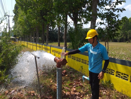 ไฟล์แนบ วันพฤหัสบดีที่ 27 มกราคม พ.ศ. 2565 การประปาส่วนภูมิภาคสาขากาญจนดิษฐ์  ภายใต้การบริหารงานโดย  นายสุรพงศ์ สมหวัง   มอบหมายให้ทีมงานผลิต ดำเนินการเปิดล้างตะกอนระบายในเส้นท่อจ่ายน้ำ (Blow off) ผ่านหัวดับเพลิง โดยลงพื้นที่บริเวณพื้นที่ตำบลปากแพรก อำเภอดอนสัก จังหวัดสุราษฎร์ธานี  ทั้งนี้เป็นการปฏิบัติตามแผนโครงการจัดการน้ำสะอาด (WSP) เพื่อให้น้ำประปามีคุณภาพตามเกณฑ์มาตรฐานของ กปภ. และเป็นการสร้างความมั่นใจในคุณภาพน้ำประปา อีกทั้งเป็นการสร้างความสัมพันธ์ที่ดีในการบริการแก่ผู้ใช้น้ำ  อ่านต่อที่