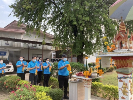 ไฟล์แนบ การประปาส่วนภูมิภาคสาขาลำพูน  จัดกิจกรรมเนื่องในวันคล้ายวันสถาปนาการประปาส่วนภูมิภาค ครบรอบ 43 ปี                  ..................................... วันจันทร์ที่ 28 กุมภาพันธ์ พ.ศ.2565 การประปาส่วนภูมิภาคสาขาลำพูน นำโดยนายพรพจน์  ฑีฆายุ ผู้จัดการการประปาส่วนภูมิภาคสาขาลำพูน พร้อมด้วยหัวหน้างาน และพนักงานในสังกัด จัดกิจกรรมเนื่องในวันคล้ายวันสถาปนาการประปาส่วนภูมิภาค ครบรอบ 43 ปี ณ สำนักงานการประปาส่วนภูมิภาคสาขาลำพูน สถานีผลิตน้ำ และหน่วยบริการ  โดยกิจกรรมในครั้งนี้ ประกอบด้วย พิธีสักการะพระแม่ธรณีวิสุทธิสรรพสักขีบารมีธำรงชล และศาลพระภูมิ เพื่อความเป็นสิริมงคล และสร้างขวัญกำลังใจให้แก่พนักงานในสังกัด เสริมสร้างบรรยากาศที่ดีและความผูกพันในองค์กร 
