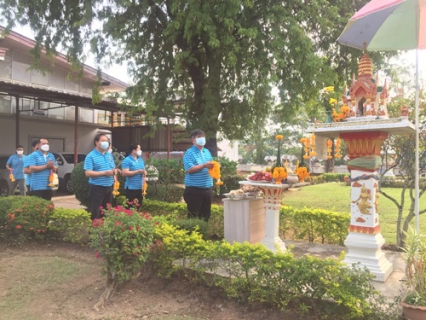 ไฟล์แนบ การประปาส่วนภูมิภาคสาขาลำพูน  จัดกิจกรรมเนื่องในวันคล้ายวันสถาปนาการประปาส่วนภูมิภาค ครบรอบ 43 ปี                  ..................................... วันจันทร์ที่ 28 กุมภาพันธ์ พ.ศ.2565 การประปาส่วนภูมิภาคสาขาลำพูน นำโดยนายพรพจน์  ฑีฆายุ ผู้จัดการการประปาส่วนภูมิภาคสาขาลำพูน พร้อมด้วยหัวหน้างาน และพนักงานในสังกัด จัดกิจกรรมเนื่องในวันคล้ายวันสถาปนาการประปาส่วนภูมิภาค ครบรอบ 43 ปี ณ สำนักงานการประปาส่วนภูมิภาคสาขาลำพูน สถานีผลิตน้ำ และหน่วยบริการ  โดยกิจกรรมในครั้งนี้ ประกอบด้วย พิธีสักการะพระแม่ธรณีวิสุทธิสรรพสักขีบารมีธำรงชล และศาลพระภูมิ เพื่อความเป็นสิริมงคล และสร้างขวัญกำลังใจให้แก่พนักงานในสังกัด เสริมสร้างบรรยากาศที่ดีและความผูกพันในองค์กร 