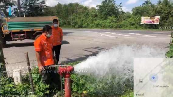 ไฟล์แนบ วันพฤหัสบดีที่ 3 มีนาคม พ.ศ. 2565 การประปาส่วนภูมิภาคสาขากาญจนดิษฐ์  ภายใต้การบริหารงานโดย  นายสุรพงศ์ สมหวัง   พร้อมพนักงานงานบริการและควบคุมน้ำสูญเสีย ดำเนินการเปิดล้างตะกอนระบายในเส้นท่อจ่ายน้ำ (Blow off) ผ่านหัวดับเพลิง โดยลงพื้นที่บริเวณพื้นที่ตำบลช้างซ้าย อำเภอกาญจนดิษฐ์ จังหวัดสุราษฎร์ธานี  ทั้งนี้เป็นการปฏิบัติตามแผนโครงการจัดการน้ำสะอาด (WSP) และติดตามการดำเนินการจ่ายน้ำให้ครอบคลุมพื้นที่การขยายเขตแนวท่อ ของ กปภ.สาขากาญจนดิษฐ์ และเพื่อให้น้ำประปามีคุณภาพตามเกณฑ์มาตรฐานของ กปภ. และเป็นการสร้างความมั่นใจในคุณภาพน้ำประปา อีกทั้งเป็นการสร้างความสัมพันธ์ที่ดีในการบริการแก่ผู้ใช้น้ำ 