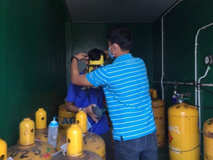 ไฟล์แนบ กปภ.สาขาสมุทรสงคราม บำรุงรักษาเครื่องจ่ายแก๊สคลอรีน, ตรวจสอบความพร้อมใช้งานอุปกรณ์ป้องกัน พร้อมทบทวนการปฎิบัติงานแก่พนักงานในสังกัดงานผลิต ณ สถานีจ่ายน้ำนางตะเคียน