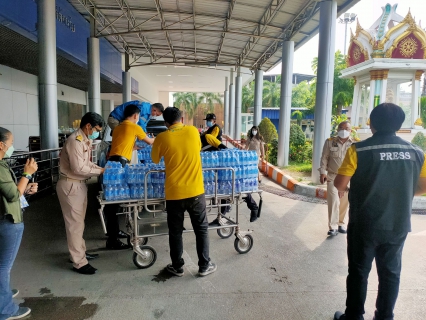 ไฟล์แนบ กปภ.สาขาสมุทรสาคร มอบน้ำดื่มบรรจุขวดให้แก่โรงพยาบาลสมุทรสาคร เพื่อรองรับการให้บริการผู้ป่วยติดเชื้อ Covid-19