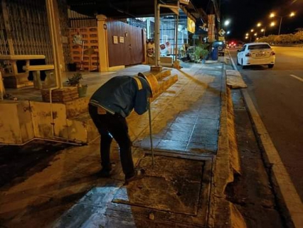 ไฟล์แนบ การประปาส่วนภูมิภาคสาขาคลองท่อมลงพื้นที่สำรวจหาท่อแตกรั่ว บริเวณพื้นที่ตำบลคลองพน อำเภอคลองท่อม จังหวัดกระบี่