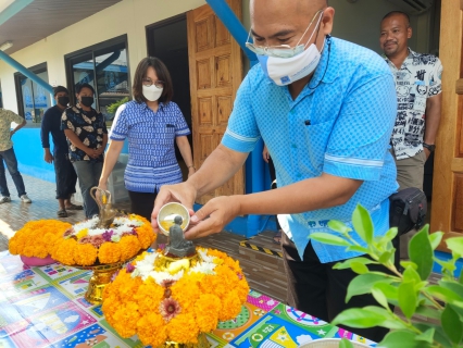 ไฟล์แนบ กปภ.สาขาท่ามะกา จัดกิจกรรมสรงน้ำพระแม่ธรณีวิสุทธิสรรพสักขีบารมีธำรงชลและรดน้ำขอพรผู้ใหญ่ เนื่องในเทศกาลวันสงกรานต์ (วันขึ้นปีใหม่ไทย) ประจำปี ๒๕๖๕  วันอังคารที่12 เมษายน 2565