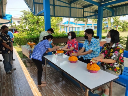 ไฟล์แนบ กปภ.สาขาท่ามะกา จัดกิจกรรมสรงน้ำพระแม่ธรณีวิสุทธิสรรพสักขีบารมีธำรงชลและรดน้ำขอพรผู้ใหญ่ เนื่องในเทศกาลวันสงกรานต์ (วันขึ้นปีใหม่ไทย) ประจำปี ๒๕๖๕  วันอังคารที่12 เมษายน 2565