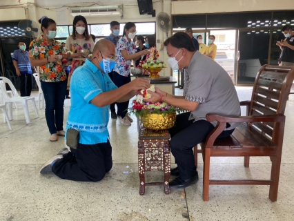 ไฟล์แนบ กปภ.สาขาท่ามะกา เข้าร่วมพิธี รดน้ำขอพร ท่านนายอนุชา หอยสังข์ นายอำเภอท่ามะกา  จังหวัดกาญจนบุรี เนื่องในเทศกาลวันสงกรานต์ (วันขึ้นปีใหม่ไทย) ประจำปี 2565 วันอังคารที่ 12 เมษายน 2565 