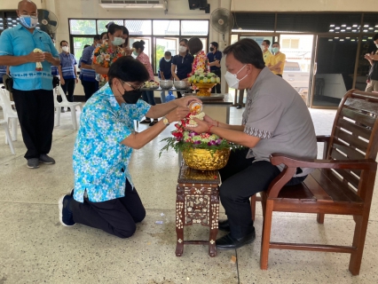 ไฟล์แนบ กปภ.สาขาท่ามะกา เข้าร่วมพิธี รดน้ำขอพร ท่านนายอนุชา หอยสังข์ นายอำเภอท่ามะกา  จังหวัดกาญจนบุรี เนื่องในเทศกาลวันสงกรานต์ (วันขึ้นปีใหม่ไทย) ประจำปี 2565 วันอังคารที่ 12 เมษายน 2565 