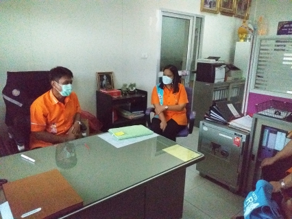 ไฟล์แนบ วันพฤหัสบดีที่ 21 เมษายน 2564 นายสุรพงศ์ สมหวัง ผู้จัดการ กปภ.สาขากาญจนดิษฐ์ พร้อมหัวหน้างานอำนวยการ หัวหน้างานผลิต หัวหน้างานจัดเก็บรายได้และพนักงานในสังกัด เข้าพบปะพูดคุยกับผู้ใช้น้ำรายใหญ่ ในเขตพื้นที่ให้บริการน้ำประปา ของ กปภ.สาขากาญจนดิษฐ์ ในเขตพื้นที่อำเภอดอนสัก จังหวัดสุราษฎร์ธานี ในส่วนของกิจกรรมนี้ได้ลงพื้น พบปะพูดคุยกับนายจักรพงศ์ ขวยไพบูลย์ ผู้จัดการการไฟฟ้าส่วนภูมิภาคสาขาย่อยอำเภอดอนสัก  โดยได้พูดคุยปัญหาและอุปสรรคในการดำเนินงาน ปัญหาข้อเสนอแนะ และแนะนำการ บริการข้อมูลค่าน้ำประปา ผ่านแอปพลิเคชัน Line มือถือ