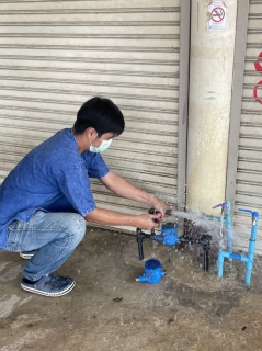 ไฟล์แนบ กปภ.สาขากำแพงเพชร ส่งทีมช่างดูแลลูกค้าถึงหน้าบ้าน พบประตูน้ำรั่ว แก้ไขทันที