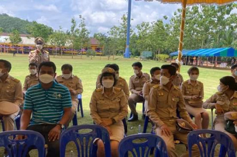 ไฟล์แนบ การประปาส่วนภูมิภาคสาขาคลองท่อม เฝ้ารับเสด็จสมเด็จพระกนิษฐาธิราชเจ้า กรมสมเด็จพระเทพรัตนราชสุดาฯ สยามบรมราชกุมารี เสด็จพระราชดำเนินทรงเยี่ยม ศูนย์การเรียนรู้ตำรวจตระเวนชายแดนบ้านแผ่นดินเสมอ อำเภอคลองท