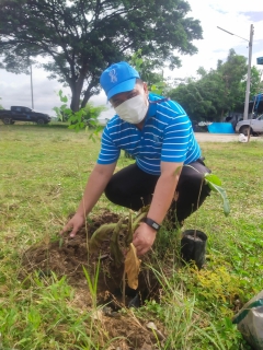 ไฟล์แนบ กปภ.สาขาอู่ทอง จัดกิจกรรม กปภ.ปลูกป่าเพื่อแผ่นดิน เทิดพระเกียรติพระบาทสมเด็จพระบรมชนกาธิเบศร มหาภูมิพลอดุลยเดชมหาราช บรมนาถบพิตร ปี 2565