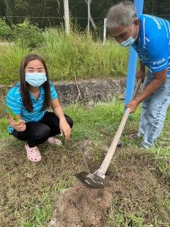 ไฟล์แนบ กปภ.สาขาระนอง จัดกิจกรรมโครงการ กปภ. ปลูกป่าเพื่อแผ่นดิน เทิดพระเกียรติพระบาทสมเด็จพระบรมชนกาธิเบศร มหาภูมิพลอดุลยเดชมหาราช บรมนาถบพิตร ปี 2565