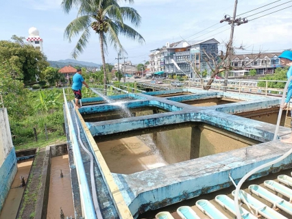 ไฟล์แนบ กปภ.สาขาระนอง ดำเนินการตามแผน ล้างถังตกตะกอนโรงกรองน้ำสำนักงาน