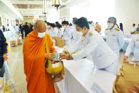 ไฟล์แนบ กปภ.สาขาเชียงใหม่(พ) ร่วมทำบุญตักบาตร เนื่องในวันเฉลิมพระชนมพรรษาสมเด็จพระนางเจ้าฯ พระบรมราชินี