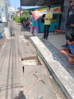 ไฟล์แนบ วันจันทร์ที่ 13 มิถุนายน  2565 การประปาส่วนภูมิภาคสาขากาญจนดิษฐ์ ภายใต้การบริหารงานโดย นายสุรพงศ์  สมหวัง ผู้จัดการการประปาส่วนภูมิภาคสาขากาญจนดิษฐ์  มอบหมายคณะกรรมการลดน้ำสูญเสียด้านกายภาพ ลงพื้นที่สำรวจ หาท่อแตกท่อรั่ว บริเวณพื้นที่  หน้าอำเภอกาญจนดิษฐ์  หน้าร้านตั้งใจยนต์ตระการ ตำบลกะแดะ  อำเภอกาญจนดิษฐ์  จังหวัดสุราษฎร์ธานี เพื่อลดน้ำสูญเสียในระบบจำหน่ายและเพิ่มแรงดันในเส้นท่อ เป็นการให้บริการน้ำประปาอย่างเต็มประสิทธิภาพตามมาตรฐานของ กปภ. 