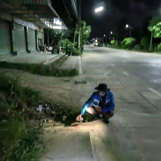 ไฟล์แนบ วันอังคารที่ 14 มิถุนายน 2565 การประปาส่วนภูมิภาคสาขากาญจนดิษฐ์ ภายใต้การบริหารงานโดยนายสุรพงศ์  สมหวัง ผู้จัดการการประปาส่วนภูมิภาคสาขากาญจนดิษฐ์  มอบหมายหัวหน้างานบริการและควบคุมน้ำสูญเสียและพนักงานในสังกัด ลงพื้นที่เทศบาลเมืองดอนสัก ตำบลดอนสัก   จังหวัดสุราษฎร์ธานี ออกทำ Step test ค้นหาท่อรั่ว DMA 09  เทศบาลเมืองดอนสัก ตำบลดอนสัก อ.ดอนสัก จ.สุราษฎร์ธานี เพื่อค้นท่อแตกท่อรั่วและเพิ่มปริมาณน้ำจ่ายให้ลูกค้าได้ดียิ่งขึ้น    