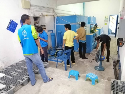 ไฟล์แนบ วันจันทร์ที่ 20 มิถุนายน 2565 กปภ.สาขากาญจนดิษฐ์ โดยนายสุรพงศ์  สมหวัง ผู้จัดการ กปภ.สาขากาญจนดิษฐ์ มอบหมายนายอัครเดช เพ็ชรโชติ หัวหน้างาน 8 งานผลิต พร้อมพนักงานในสังกัด ร่วมกับพนักงานจาก กองระบบผลิตและควบคุมคุณภาพน้ำ เข้าตรวจสอบบำรุงรักษา ระบบเครื่องจักรกล และระบบไฟฟ้า ประจำปี 2565 ตามแผนการบำรุงรักษาประจำปี 2565  ณ สถานีผลิตน้ำบ้านน้ำฉาและสถานีผลิตน้ำวิภาวดี  อำเภอดอนสัก จังหวัดสุราษฎร์ธานี