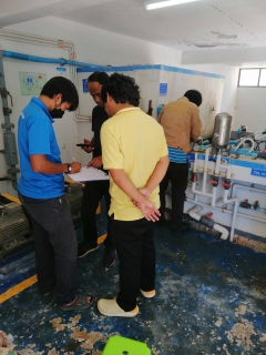 ไฟล์แนบ วันจันทร์ที่ 20 มิถุนายน 2565 กปภ.สาขากาญจนดิษฐ์ โดยนายสุรพงศ์  สมหวัง ผู้จัดการ กปภ.สาขากาญจนดิษฐ์ มอบหมายนายอัครเดช เพ็ชรโชติ หัวหน้างาน 8 งานผลิต พร้อมพนักงานในสังกัด ร่วมกับพนักงานจาก กองระบบผลิตและควบคุมคุณภาพน้ำ เข้าตรวจสอบบำรุงรักษา ระบบเครื่องจักรกล และระบบไฟฟ้า ประจำปี 2565 ตามแผนการบำรุงรักษาประจำปี 2565  ณ สถานีผลิตน้ำบ้านน้ำฉาและสถานีผลิตน้ำวิภาวดี  อำเภอดอนสัก จังหวัดสุราษฎร์ธานี