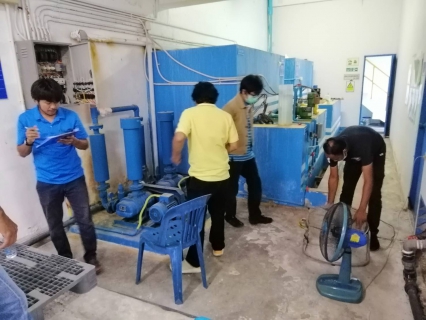 ไฟล์แนบ วันจันทร์ที่ 20 มิถุนายน 2565 กปภ.สาขากาญจนดิษฐ์ โดยนายสุรพงศ์  สมหวัง ผู้จัดการ กปภ.สาขากาญจนดิษฐ์ มอบหมายนายอัครเดช เพ็ชรโชติ หัวหน้างาน 8 งานผลิต พร้อมพนักงานในสังกัด ร่วมกับพนักงานจาก กองระบบผลิตและควบคุมคุณภาพน้ำ เข้าตรวจสอบบำรุงรักษา ระบบเครื่องจักรกล และระบบไฟฟ้า ประจำปี 2565 ตามแผนการบำรุงรักษาประจำปี 2565  ณ สถานีผลิตน้ำบ้านน้ำฉาและสถานีผลิตน้ำวิภาวดี  อำเภอดอนสัก จังหวัดสุราษฎร์ธานี