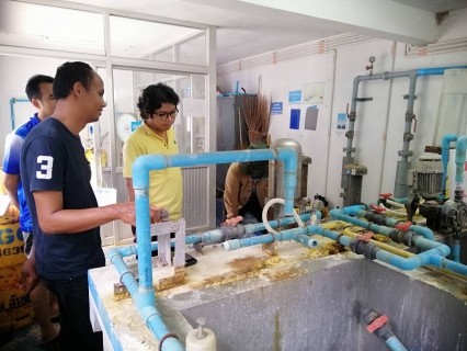 ไฟล์แนบ วันจันทร์ที่ 20 มิถุนายน 2565 กปภ.สาขากาญจนดิษฐ์ โดยนายสุรพงศ์  สมหวัง ผู้จัดการ กปภ.สาขากาญจนดิษฐ์ มอบหมายนายอัครเดช เพ็ชรโชติ หัวหน้างาน 8 งานผลิต พร้อมพนักงานในสังกัด ร่วมกับพนักงานจาก กองระบบผลิตและควบคุมคุณภาพน้ำ เข้าตรวจสอบบำรุงรักษา ระบบเครื่องจักรกล และระบบไฟฟ้า ประจำปี 2565 ตามแผนการบำรุงรักษาประจำปี 2565  ณ สถานีผลิตน้ำบ้านน้ำฉาและสถานีผลิตน้ำวิภาวดี  อำเภอดอนสัก จังหวัดสุราษฎร์ธานี