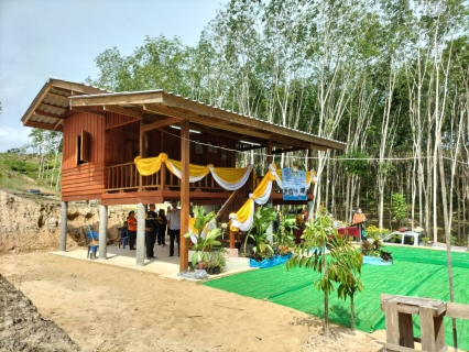ไฟล์แนบ การประปาส่วนภูมิภาคสาขากาญจนดิษฐ์  เข้าร่วมพิธีมอบบ้านผู้ประสบอุทกภัย ในพื้นที่หมู่ที่ 2 ตำบลคลองสระ อำเภอกาญจนดิษฐ์ จังหวัดสุราษฎร์ธานี