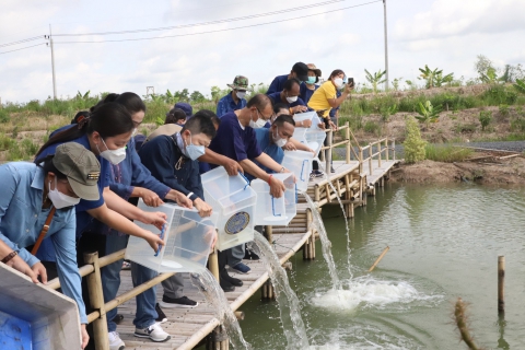 ไฟล์แนบ กปภ.สาขาธัญบุรี ร่วมสนับสนุนน้ำดื่มในการจัดกิจกรรมของจังหวัดปทุมธานี ในพิธีถวายพระพรแด่สมเด็จพระอริยวงศาคตญาณ สมเด็จพระสังฆราช สกลมหาสังฆปริณายก เนื่องในมงคลสมัยคล้ายวันประสูติ 26 มิถุนายน 2565