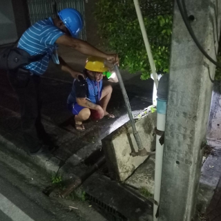 ไฟล์แนบ การประปาส่วนภูมิสาขาจันดี ลงพื้นที่เดินสำรวจหาท่อแตก-ท่อรั่ว