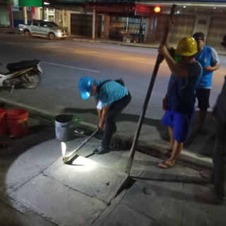 ไฟล์แนบ การประปาส่วนภูมิสาขาจันดี ลงพื้นที่เดินสำรวจหาท่อแตก-ท่อรั่ว